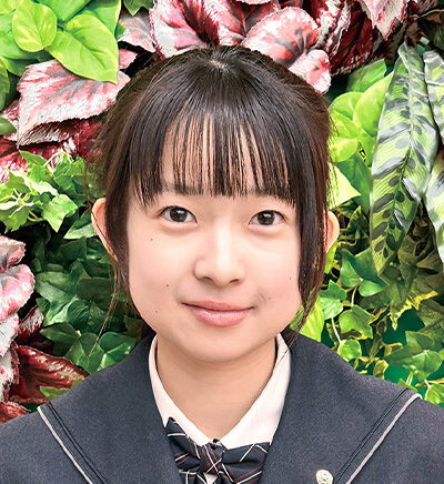 松田 梨央	さん